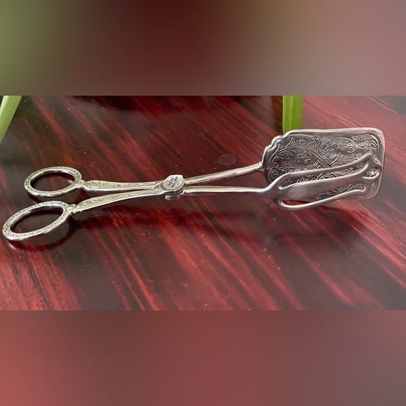 Vintage Regal Silver EP Zinc Silver Plated Ornate Serving Tongs - Picture 2 of 8